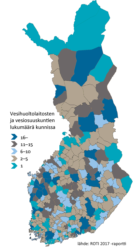 Suomen kuntakartta, joka on väritetty vesihuoltolaitosten ja vesiosuuskuntien lukumäärien kunnissa mukaan. Lähde: ROTI-raportti 2017.